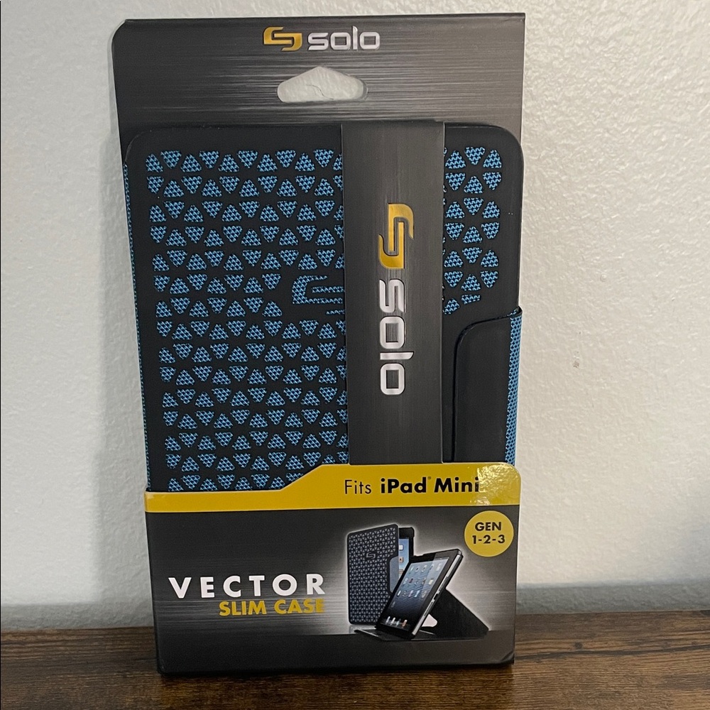 NEW‎ Solo Vector Slim Case for iPad Mini - Black and Blue